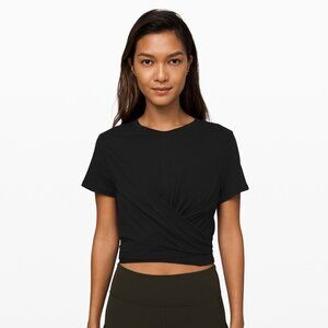 TIME TO RESTORE SHORT SLEEVE - LULULEMON - Black T-shirt, sz 4